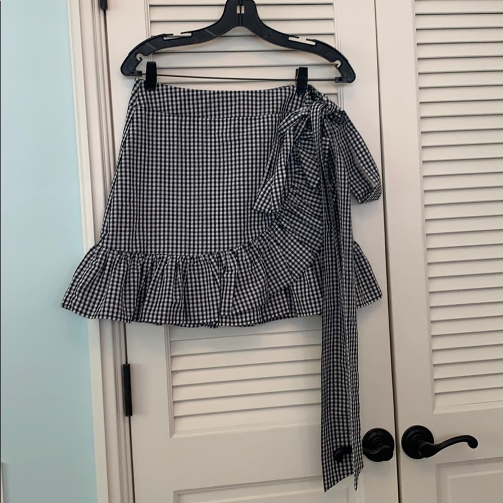 Black and white checkers skirt with ruffle and bow